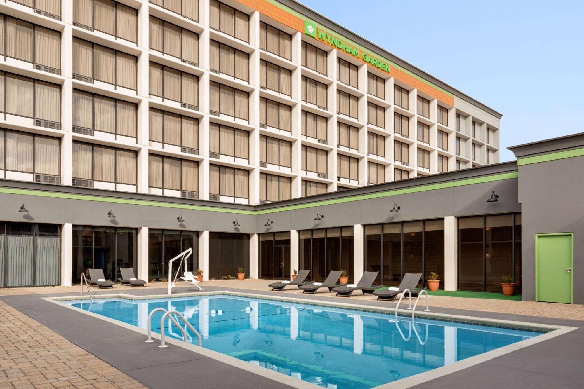 Wyndham Garden Atlanta Airport Hotel College Park Exterior photo